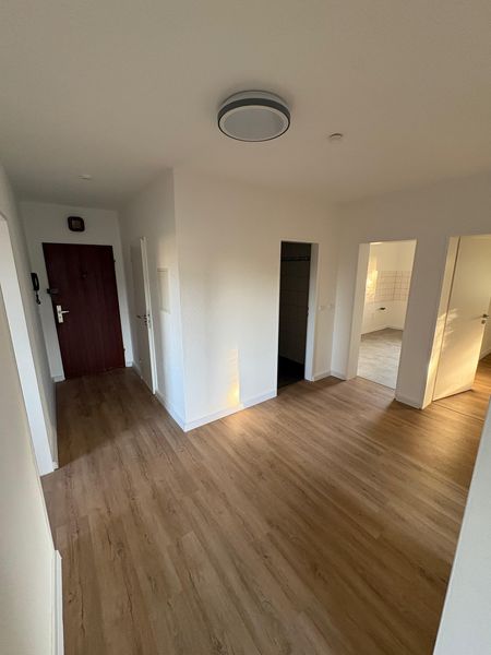 Frisch renovierte 4-Zimmer-Wohnung mit Balkon & Gartennutzung in Wesel-Obrighoven